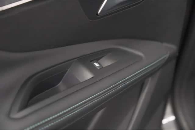 Peugeot 3008 (2021) thumbnail 25
