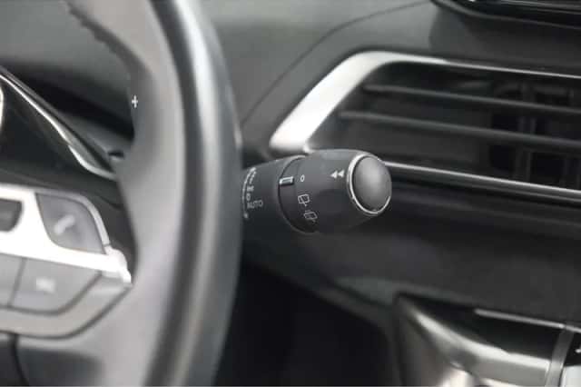 Peugeot 3008 (2021) thumbnail 34