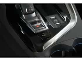 Peugeot 3008 (2021) thumbnail 40