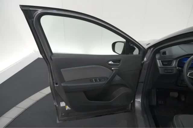 Renault Captur (2025) thumbnail 57