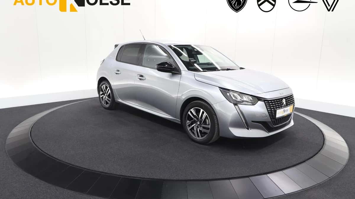 Peugeot 208 (2022) — foto 1