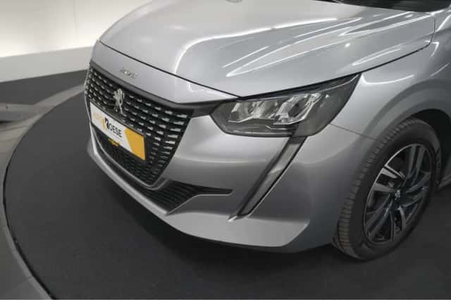 Peugeot 208 (2022) thumbnail 15