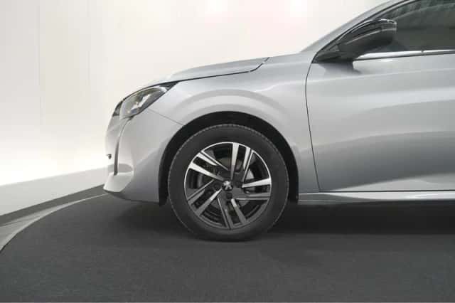 Peugeot 208 (2022) thumbnail 16
