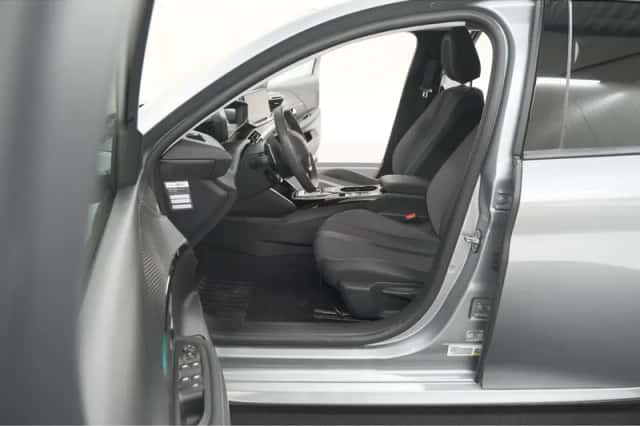 Peugeot 208 (2022) thumbnail 22