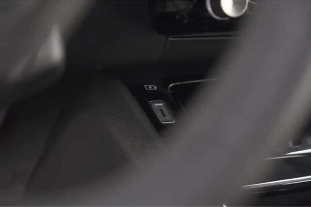 Peugeot 208 (2022) thumbnail 42
