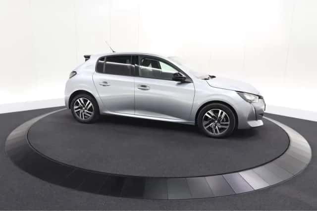 Peugeot 208 (2022) thumbnail 8