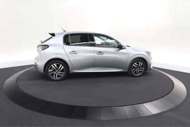 Peugeot 208 (2022) thumbnail 9