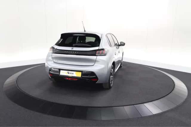 Peugeot 208 (2022) thumbnail 10