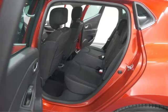 Renault Clio (2018) thumbnail 25