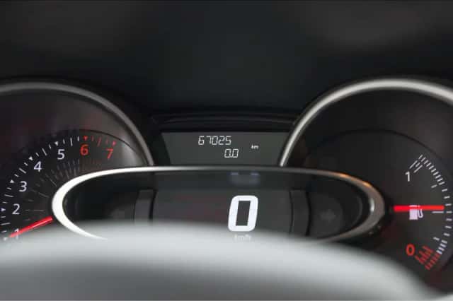 Renault Clio (2018) thumbnail 35