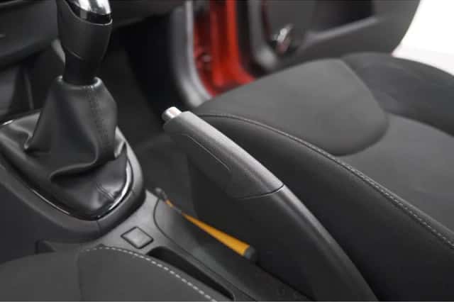 Renault Clio (2018) thumbnail 36