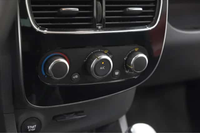Renault Clio (2018) thumbnail 40