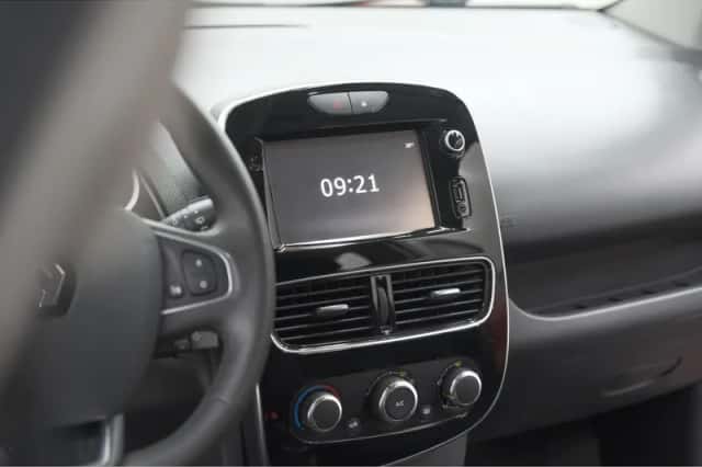 Renault Clio (2018) thumbnail 41