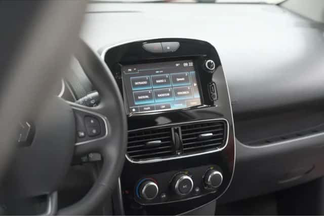 Renault Clio (2018) thumbnail 42