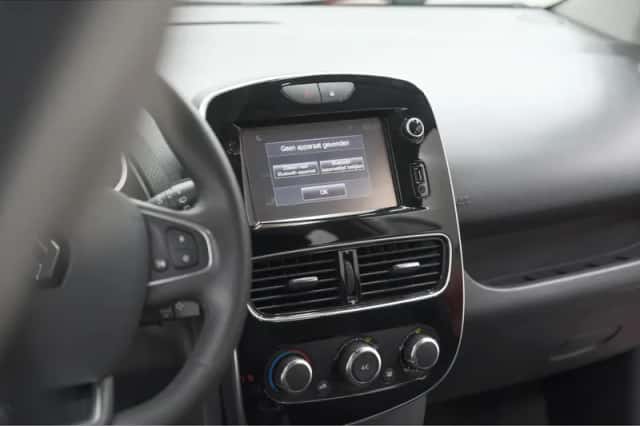 Renault Clio (2018) thumbnail 44