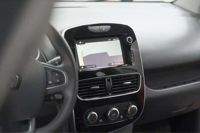 Renault Clio (2018) thumbnail 46