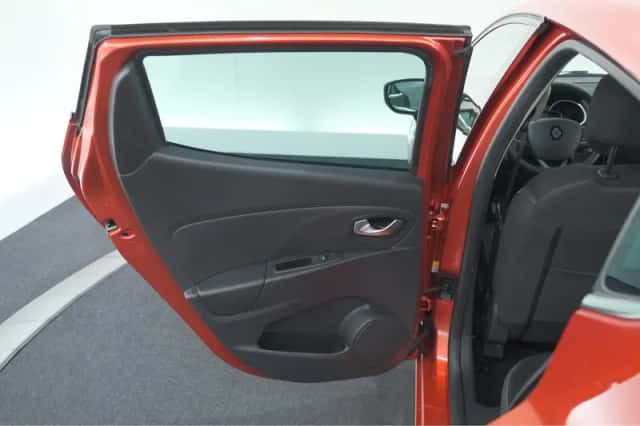 Renault Clio (2018) thumbnail 53