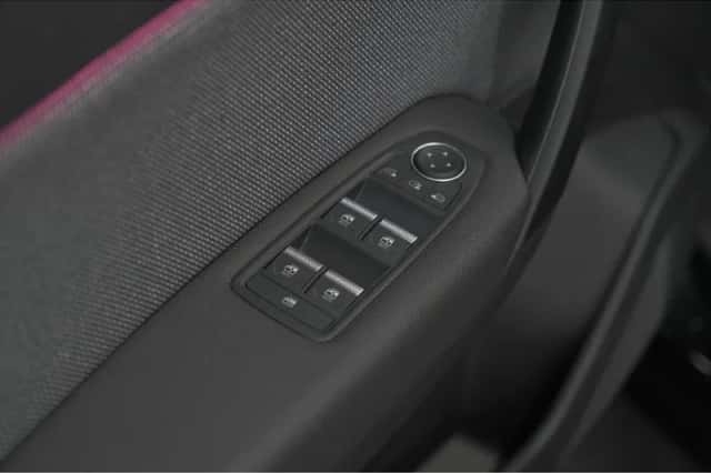 Renault Captur (2025) thumbnail 22