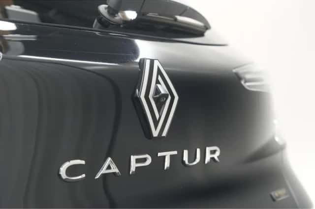 Renault Captur (2025) thumbnail 4