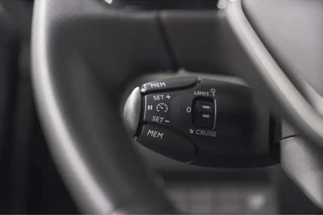 Peugeot 2008 (2024) thumbnail 36