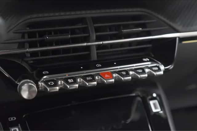 Peugeot 2008 (2024) thumbnail 45