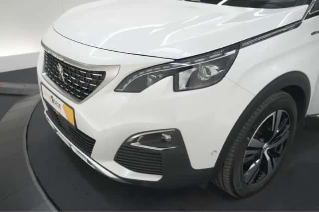Peugeot 5008 (2020) thumbnail 17