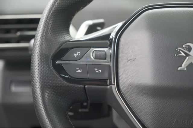 Peugeot 5008 (2020) thumbnail 32