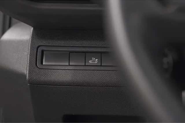 Peugeot 5008 (2020) thumbnail 38