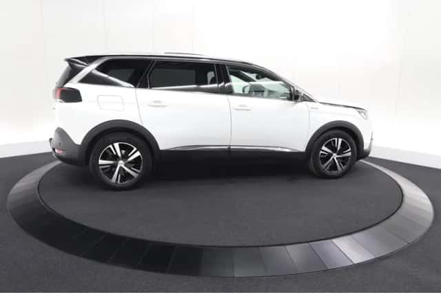 Peugeot 5008 (2020) thumbnail 9