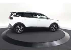 Peugeot 5008 (2020) thumbnail 9