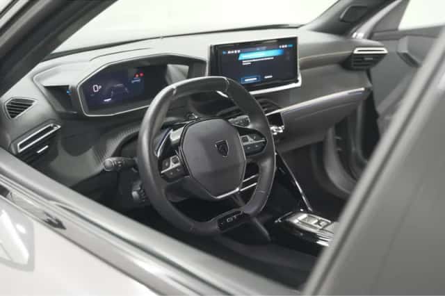 Peugeot e-2008 (2025) thumbnail 2