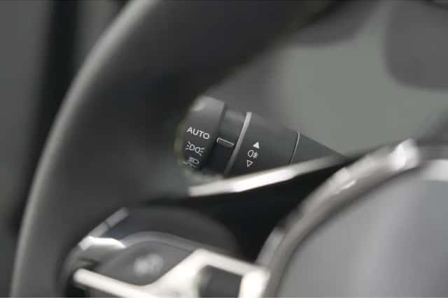 Peugeot e-2008 (2025) thumbnail 39