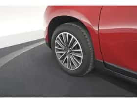 Peugeot 2008 (2018) thumbnail 18