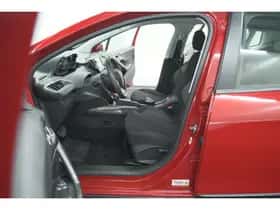 Peugeot 2008 (2018) thumbnail 22