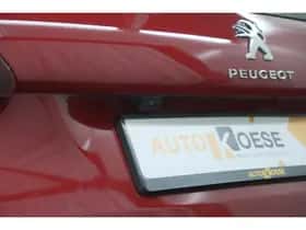 Peugeot 2008 (2018) thumbnail 4
