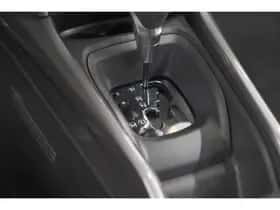 Peugeot 2008 (2018) thumbnail 36
