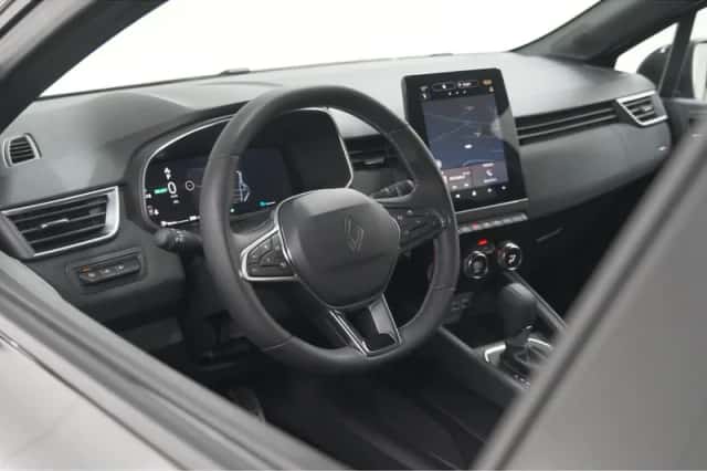 Renault Clio (2025) thumbnail 2