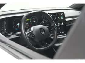 Renault Mégane E-Tech (2022) thumbnail 2