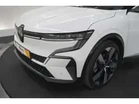 Renault Mégane E-Tech (2022) thumbnail 16