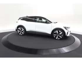 Renault Mégane E-Tech (2022) thumbnail 8