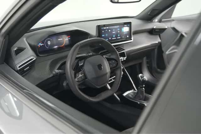 Peugeot 2008 (2025) thumbnail 2