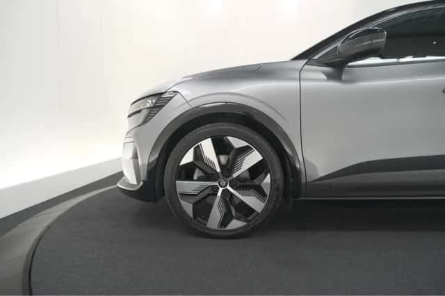 Renault Mégane E-Tech (2023) thumbnail 17