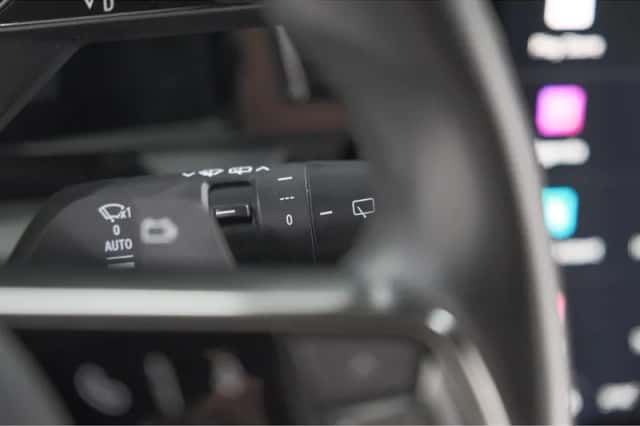 Renault Mégane E-Tech (2023) thumbnail 35