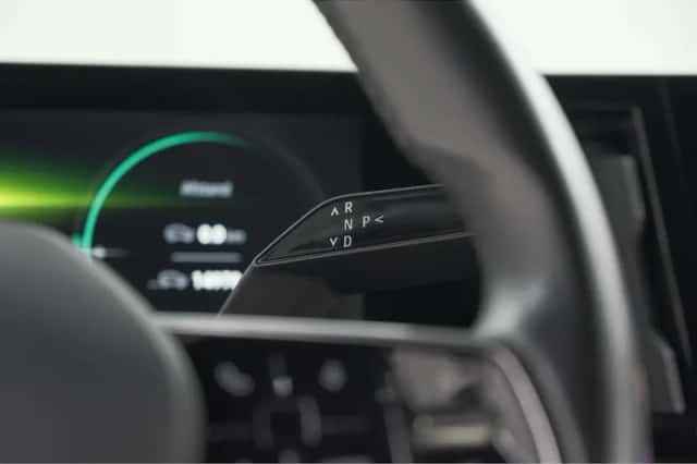 Renault Mégane E-Tech (2023) thumbnail 36