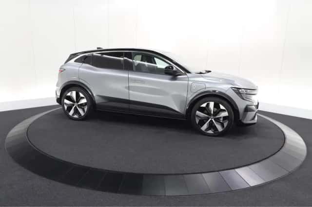 Renault Mégane E-Tech (2023) thumbnail 8
