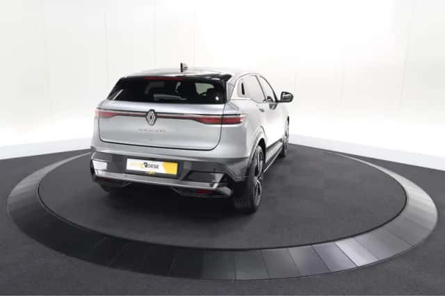 Renault Mégane E-Tech (2023) thumbnail 10