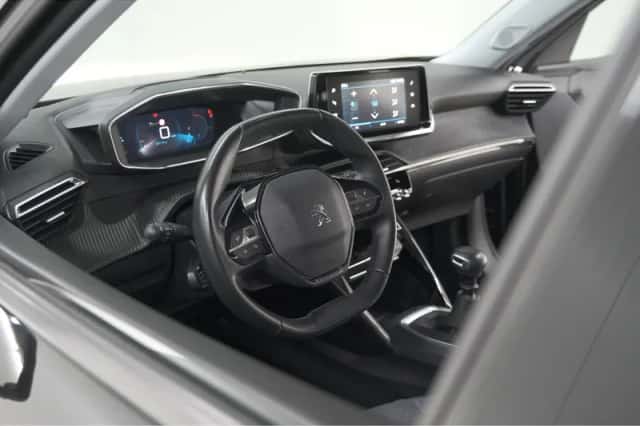 Peugeot 2008 (2020) thumbnail 2