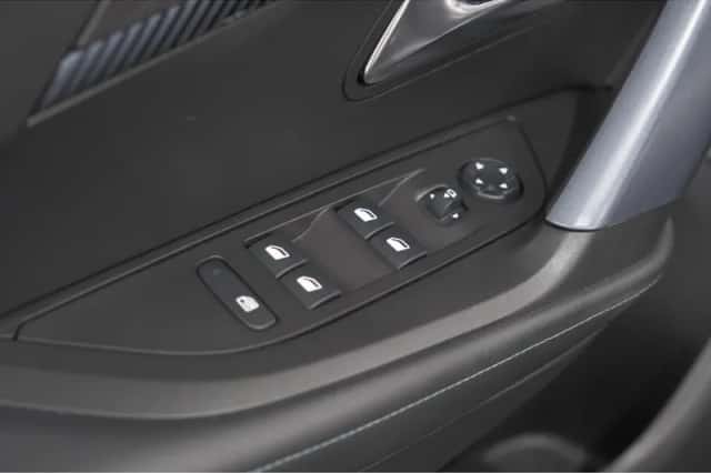 Peugeot 2008 (2020) thumbnail 21