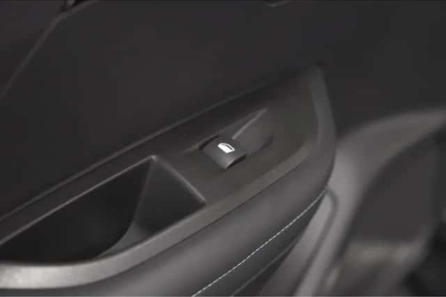 Peugeot 2008 (2020) thumbnail 24
