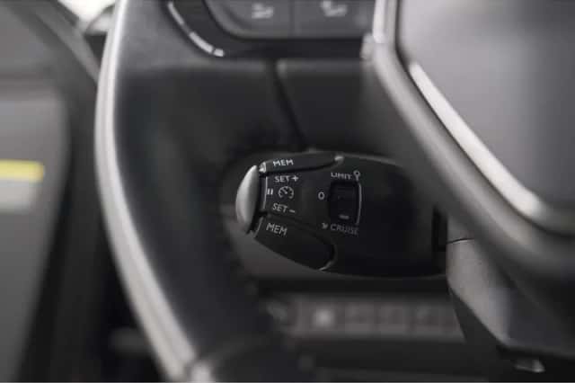 Peugeot 2008 (2020) thumbnail 30